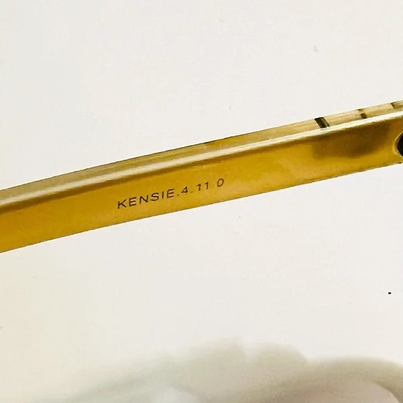 Y2K Quay “Kensie” Sunglasses. - Picture 5 of 6